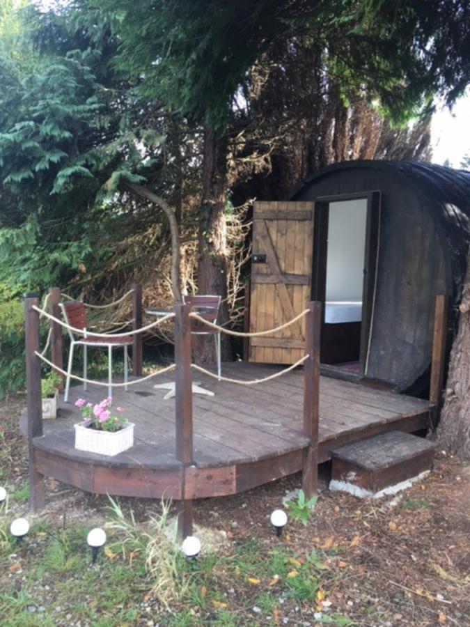 Charming 2-Bed Cabin In Domfront-En-Poiraie Perrou Екстериор снимка