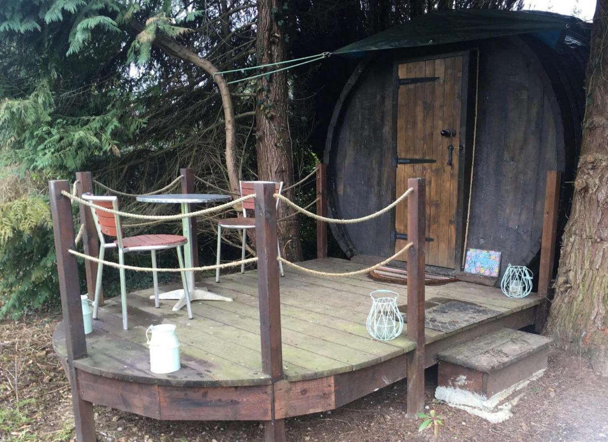 Charming 2-Bed Cabin In Domfront-En-Poiraie Perrou Екстериор снимка