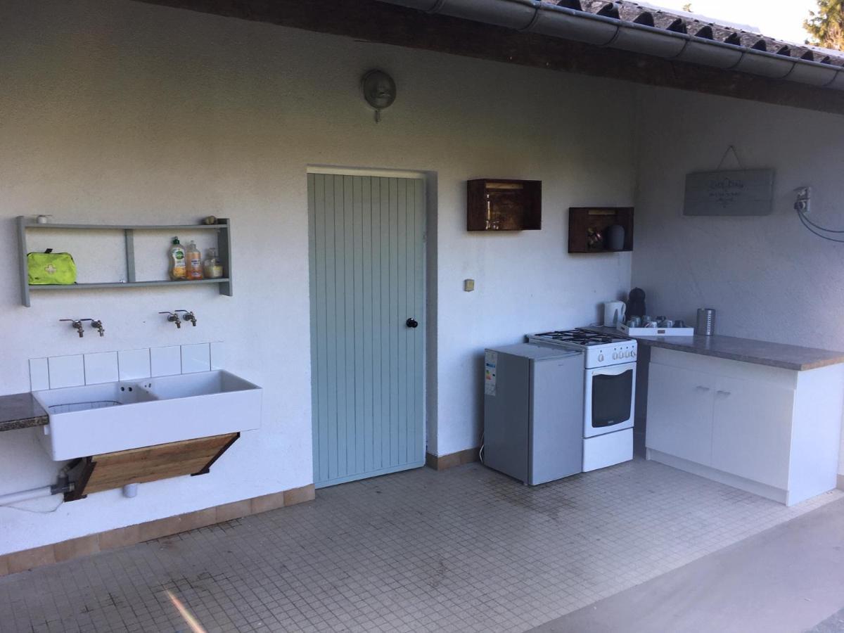 Charming 2-Bed Cabin In Domfront-En-Poiraie Perrou Екстериор снимка